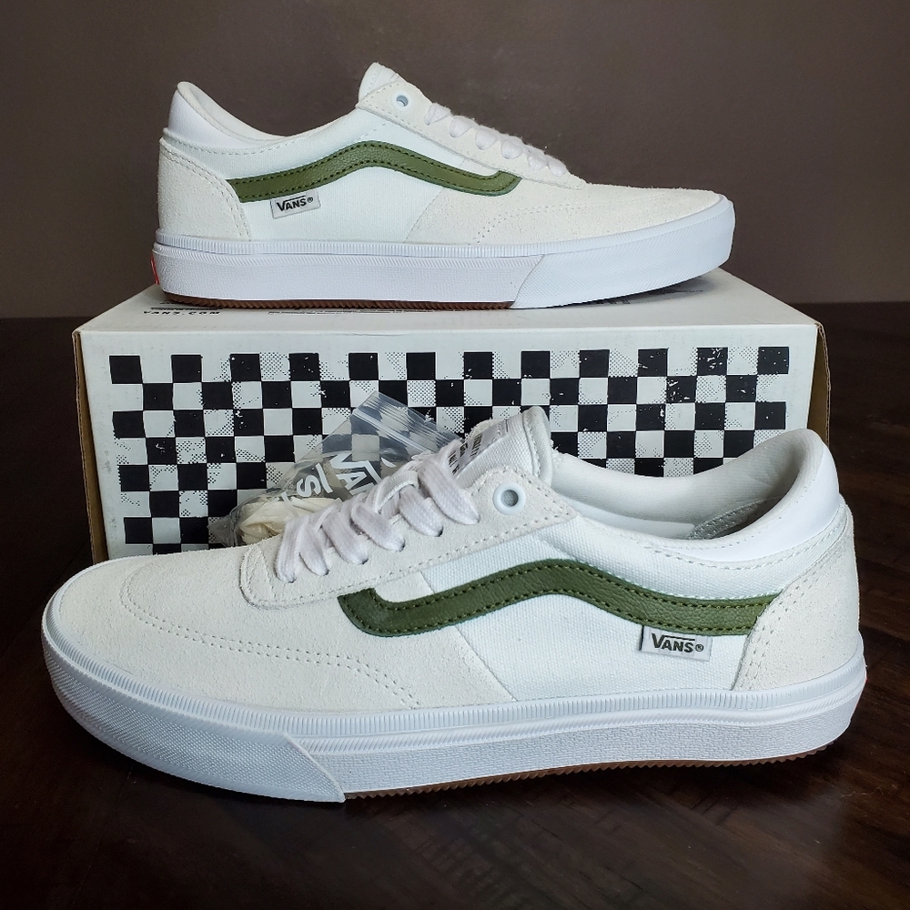 Vans Gilbert Crockett True White/Green Men Size 8, equivalent to Women Size 9.5